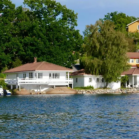 Prázdninový dům With Sunset Views And Private Dock