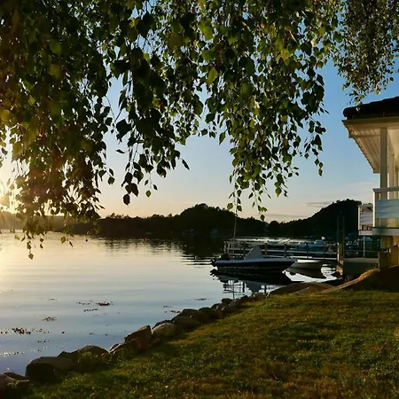 With Sunset Views And Private Dock *