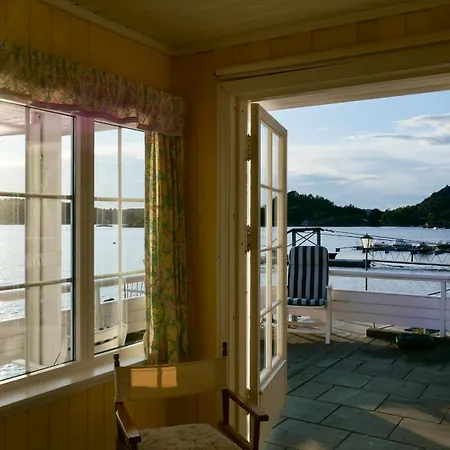 With Sunset Views And Private Dock * 산데피요르드