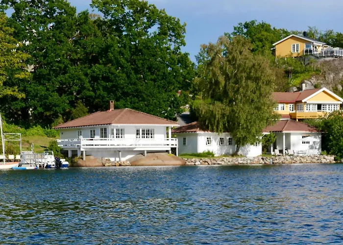 Prázdninový dům With Sunset Views And Private Dock