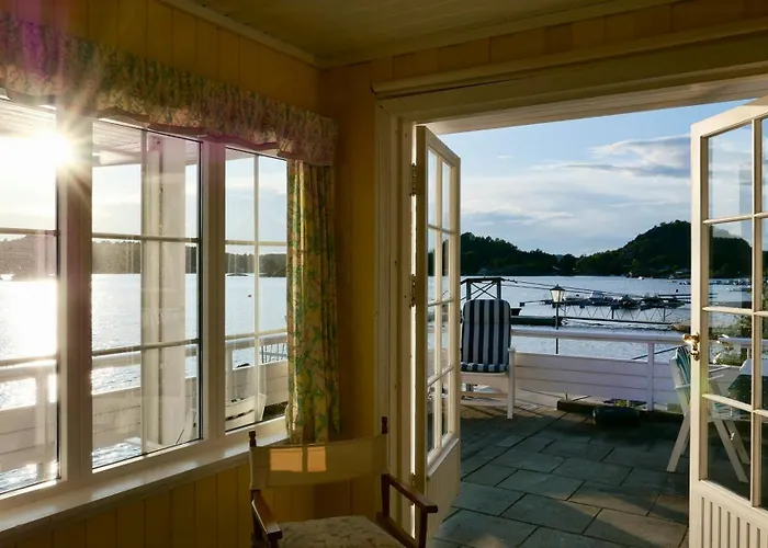 With Sunset Views And Private Dock * Sandefjord