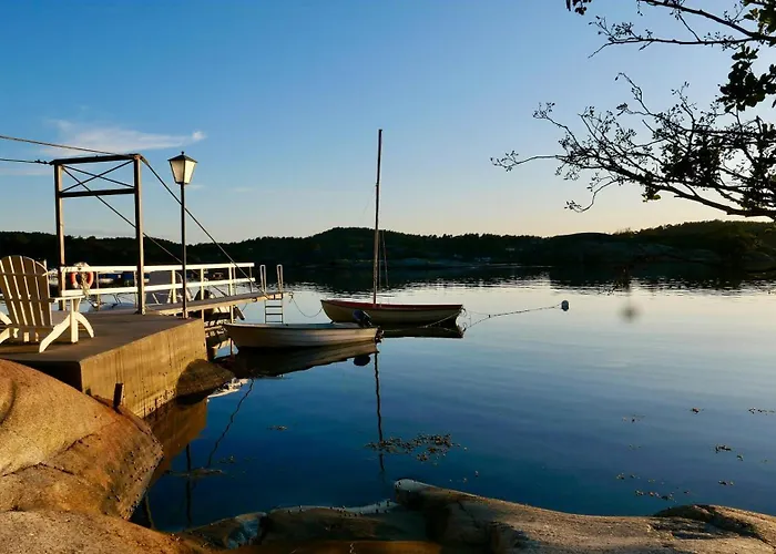Prázdninový dům With Sunset Views And Private Dock *