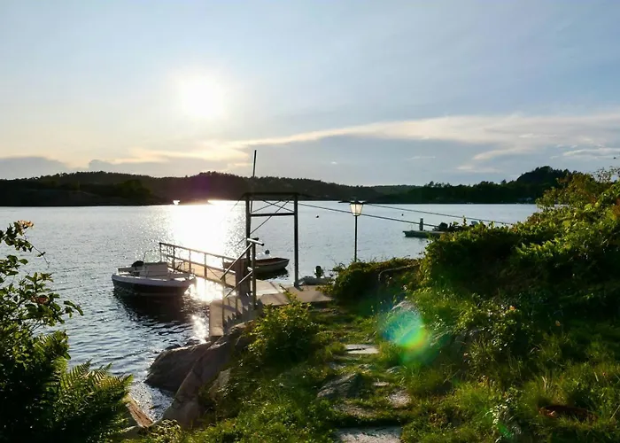 With Sunset Views And Private Dock Prázdninový dům *