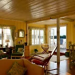 With Sunset Views And Private Dock Feriehus *